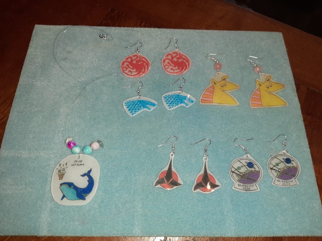 Finished fan jewellery! Five sets of earrings and a necklace.